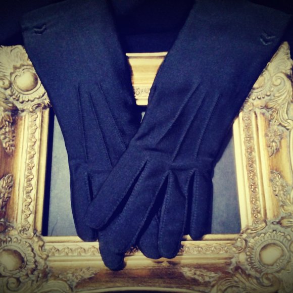 BLACK - Vintage Lined Women's Black Medium Sized Gloves - Picture 6 of 6